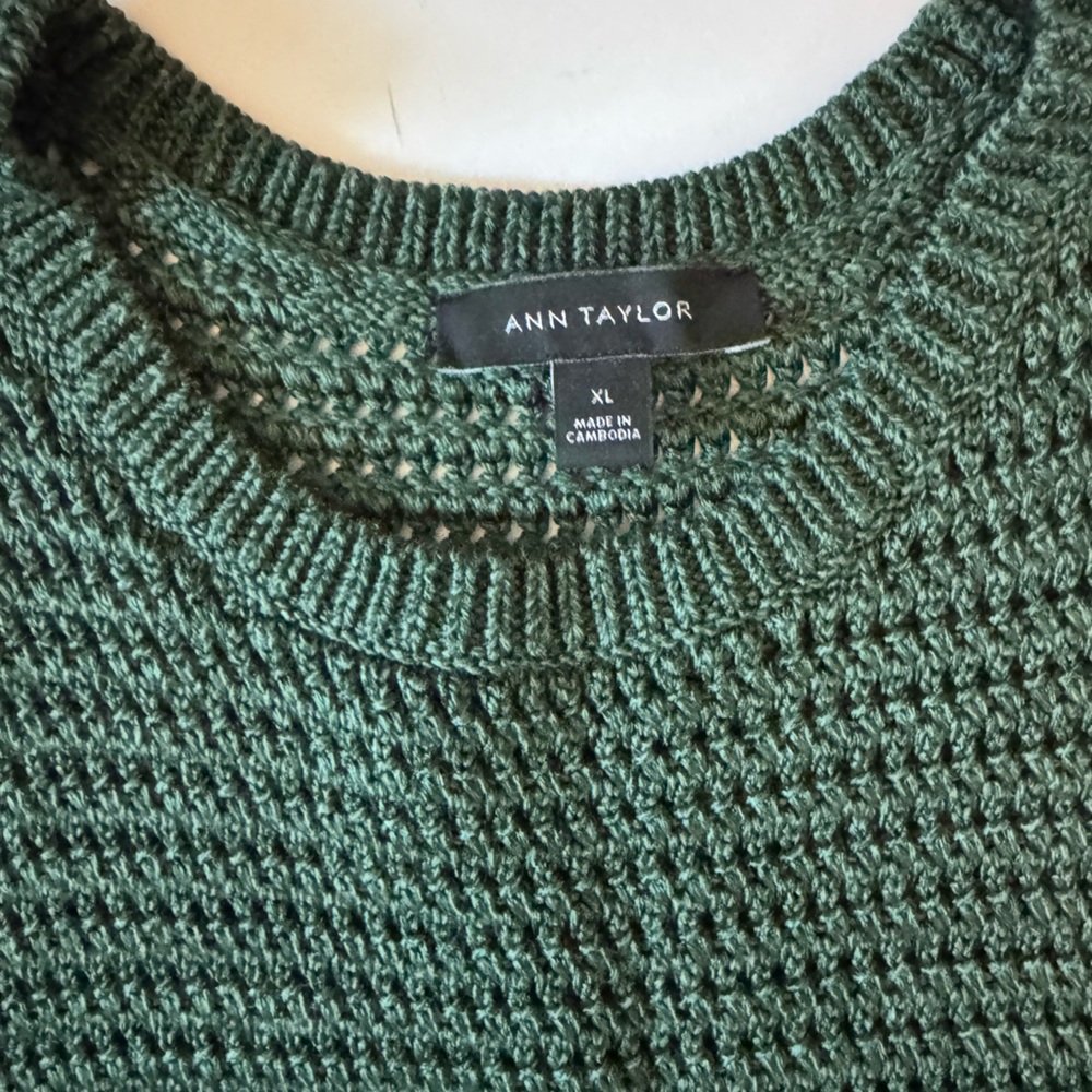 Ann Taylor Dark Green Open Stitch Sweater Shell - Picture 4 of 7